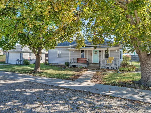 216 N Cash St, Seneca, IL 61360