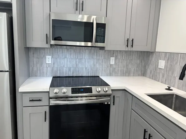 Lake St, 1219, 1219-1223 S Lake St, Burbank, CA 91502