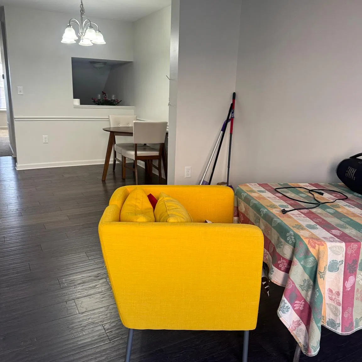 3 bed, 2.5 bath, 1800 sqft, $1,750 — Photo 4