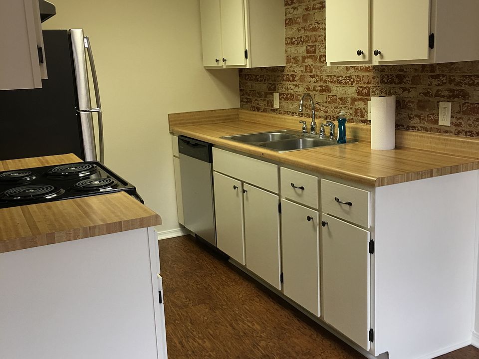 2nd image of 2102 Louisville St APT D