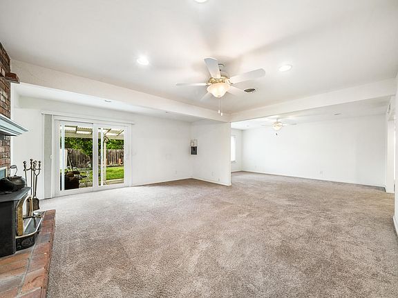 5th image of 6458 El Camino Dr