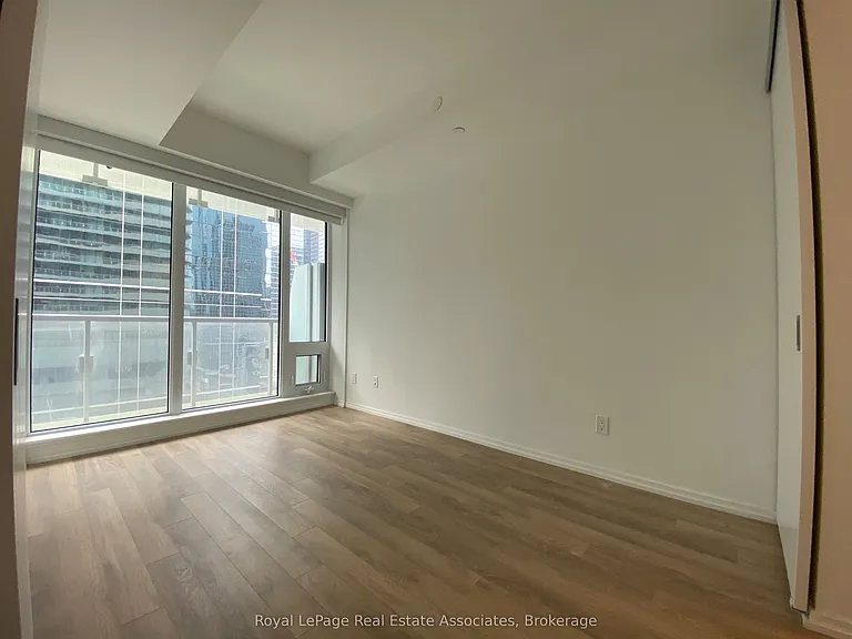 197 Yonge St #1207 — Photo 7