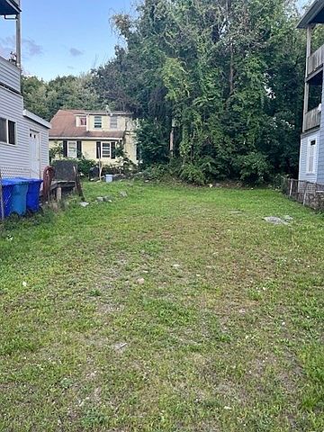 2nd image of 146-148 Howard Ave