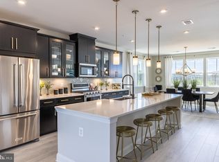 4633B Crossing Ct, Ellicott City, MD 21043
