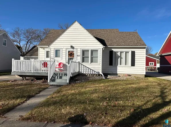 907 N Oakley St, Luverne, MN 56156