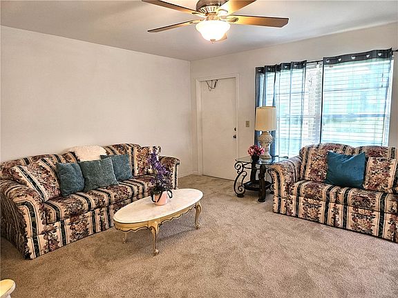 4th image of 31 Pine Arbor Ln APT 102