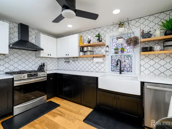 87 Church St, Eatontown, NJ 07724