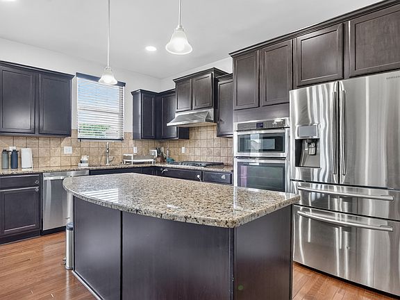5th image of 29949 Macintosh Ln