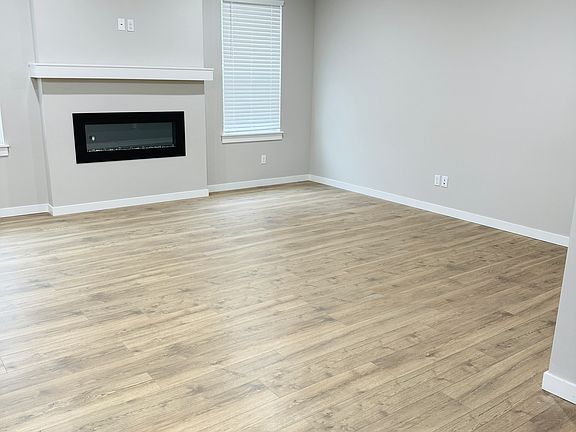 4th image of 2428 120th Pl SE