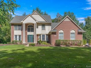 48320 Burntwood Ct, Novi, MI 48374