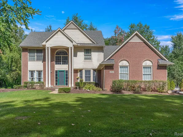 48320 Burntwood Ct, Novi, MI 48374