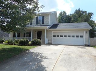 2412 Glen Laurel Dr, Greensboro, NC 27406