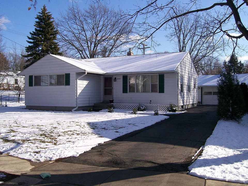 1st image of 2935 Lakeview Dr