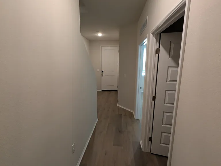404 Lotus Dr #404 — Photo 1