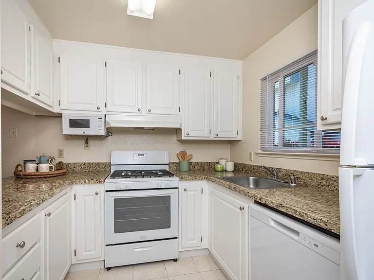 1x1 Kitchen