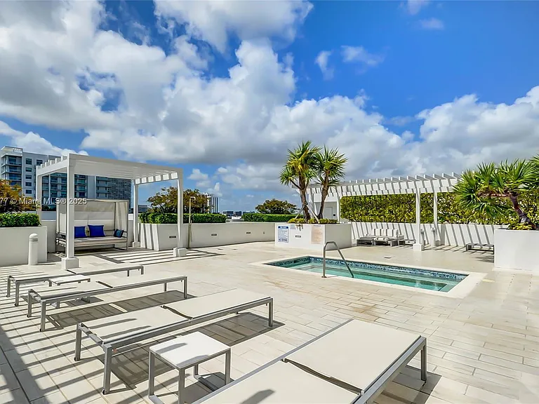 4250 Biscayne Blvd #918 — Photo 47