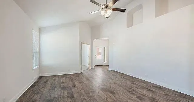 327 Colorado Cyn — Photo 4