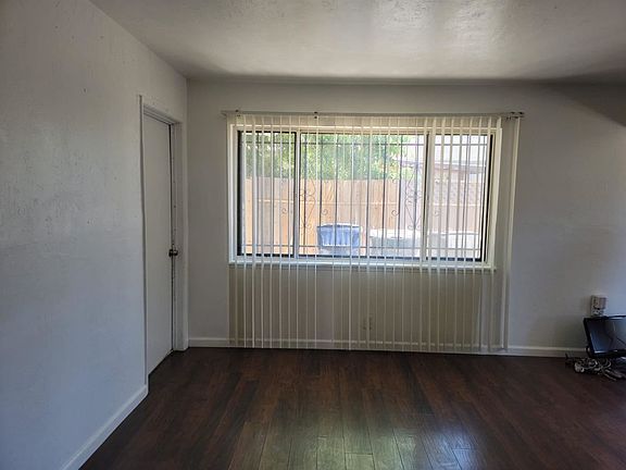 5th image of 128 Cathcart Ave