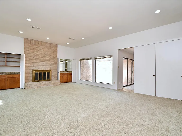 7718 Moondance Ln — Photo 5