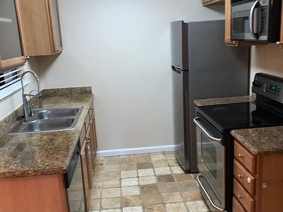 5th image of 2250 Monroe St APT 173