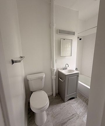 4th image of 47 Putnam St APT 1