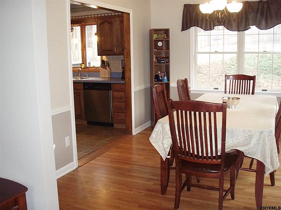 5th image of 32 Nottingham Way N