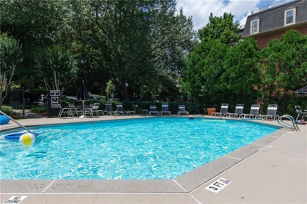 2 bed, 2.0 bath, 1270 sqft, $1,950 — Photo 3