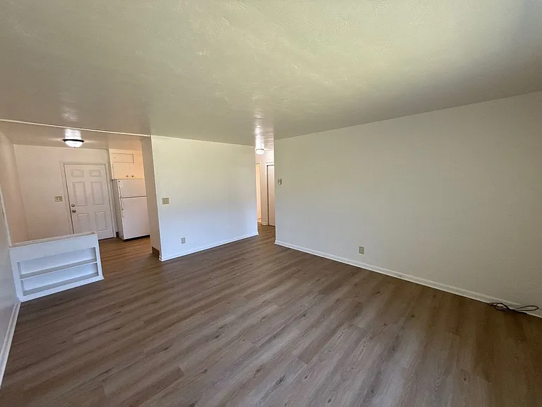 1835 Beach Ave NE #11 — Photo 5