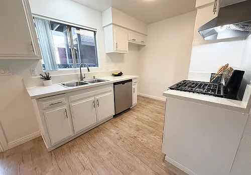 Pinewood Park Apartments Photo 1