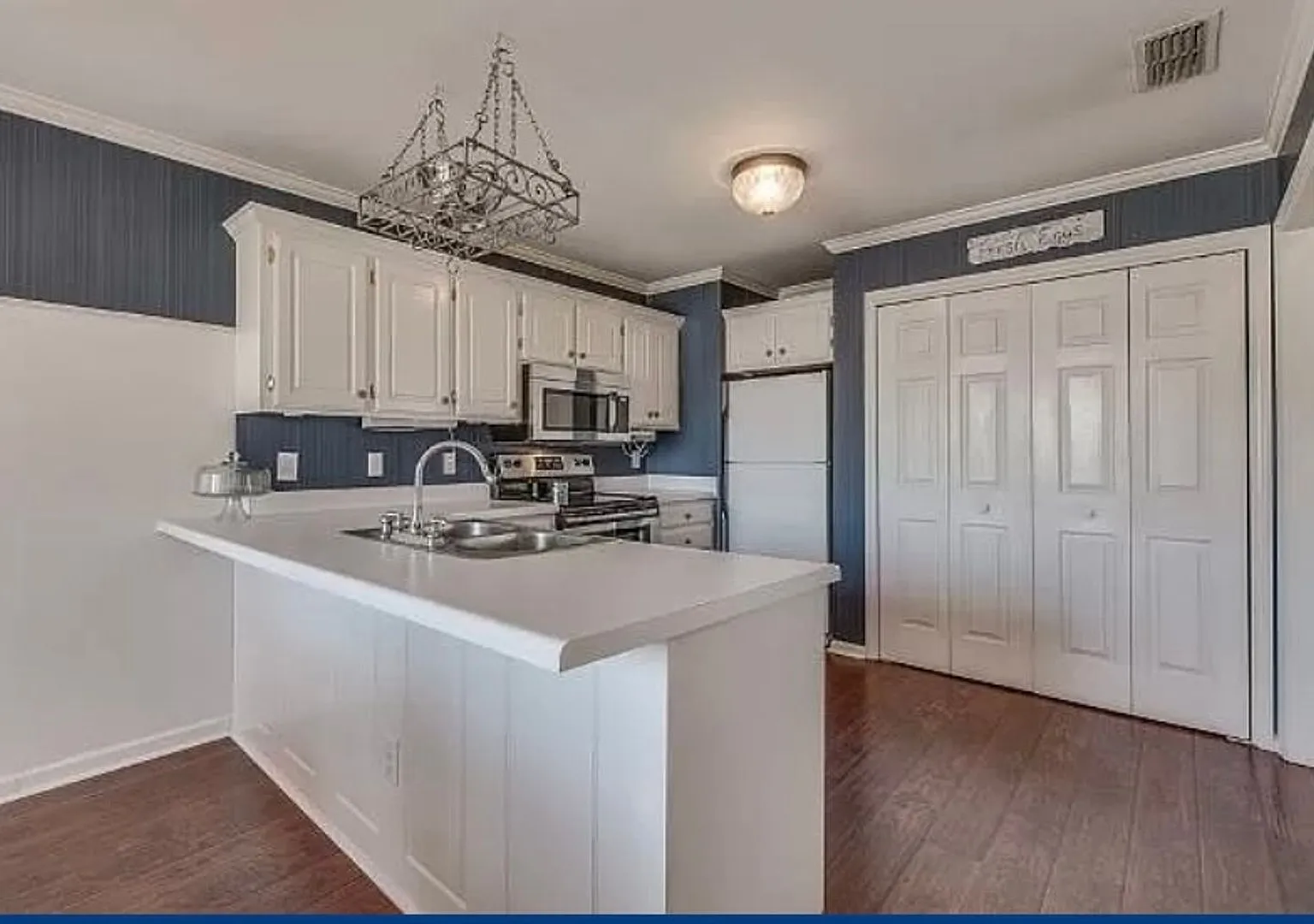 2 bed 2 bath home — Photo 4