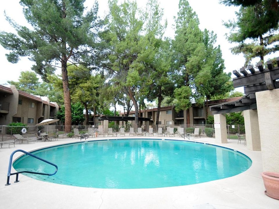 Winfield Place Pool