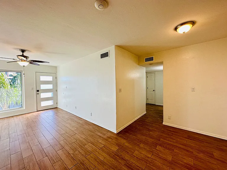 1 and 2 Bedrooms Great Location with Community Pool and Onsite Laundry! 1/2 of Mile from U of A — Photo 84