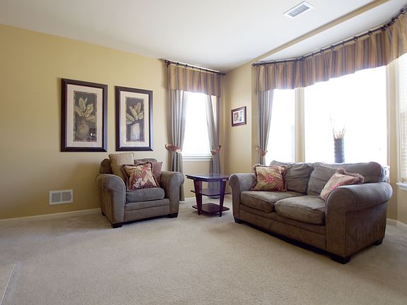 5th image of 47523 Ormskirk Dr