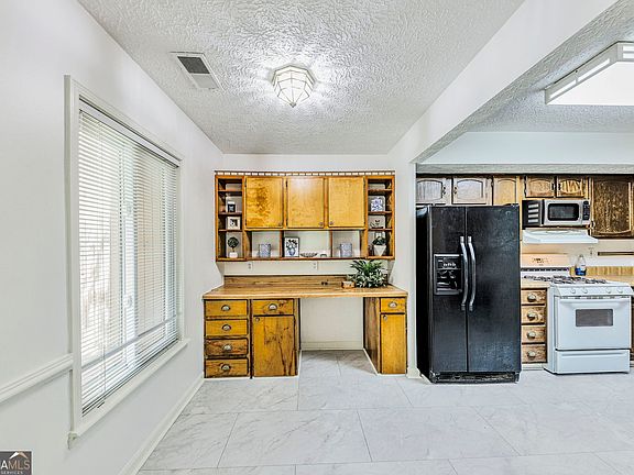 4th image of 878 Lake Hollow Blvd SW