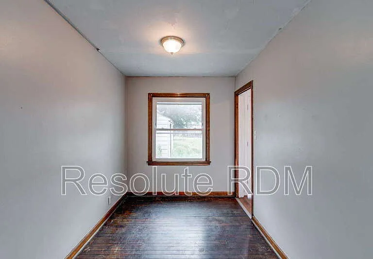 201 S Emerson Ave — Photo 10