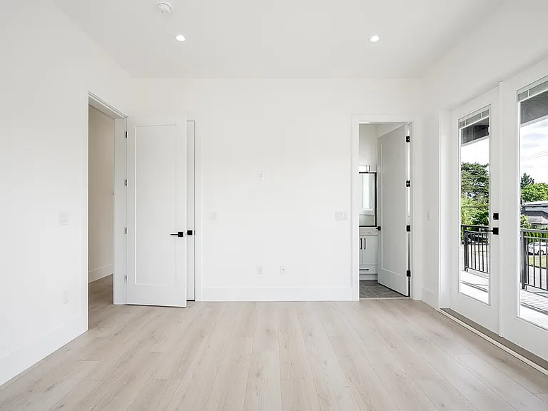 45945 Lewis Ave #UPPER B — Photo 15