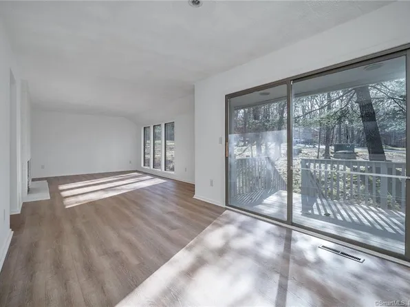 11 Boxwood Court #11, Woodbury, CT 06798