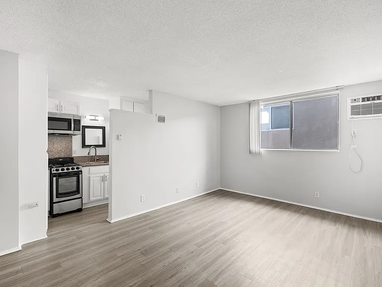 1275 Federal Ave — Photo 13