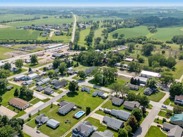 103 Alliance Dr, Tipton, IA 52772