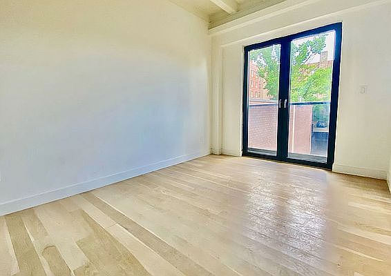 4th image of 140-24 Cherry Ave #3