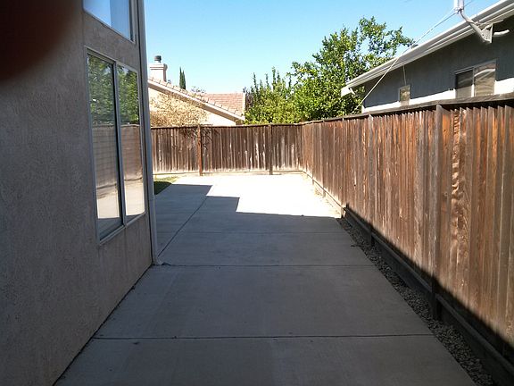 5th image of 621 Pombo Square Dr