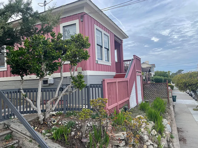 625 Hawthorne St — Photo 1