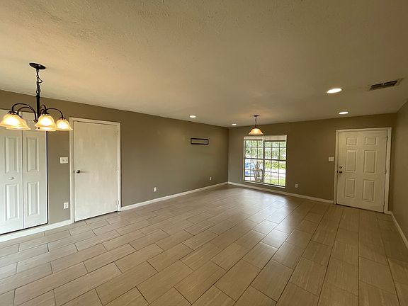 2nd image of 571 N Gloria Dr