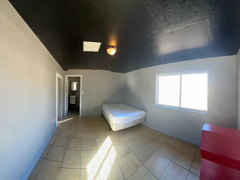 8650 W Monroe St — Photo 2