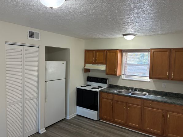 286 Elmwood Dr APT 5