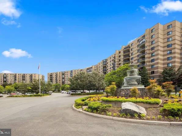 8360 Greensboro Dr APT 202, Mc Lean, VA 22102