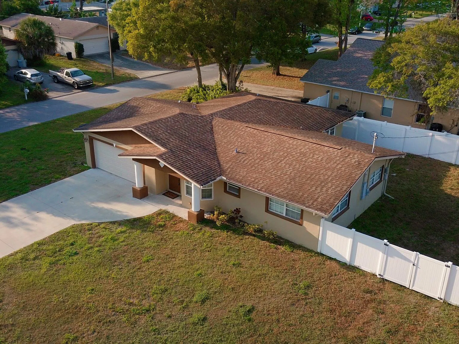 3 bed, 2.5 bath, 1641 sqft, $2,500 — Photo 2