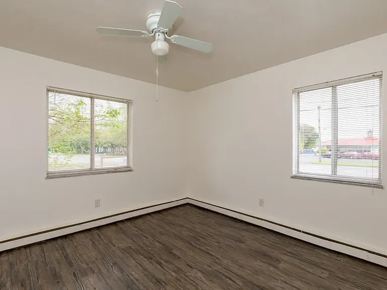 Water's Edge Apartments — Photo 9