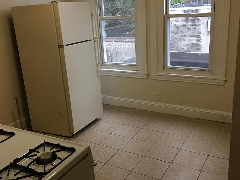 5560 Market St #2 — Photo 2