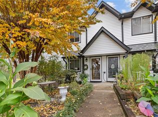 402 S Renfro St APT 4, Mount Airy, NC 27030